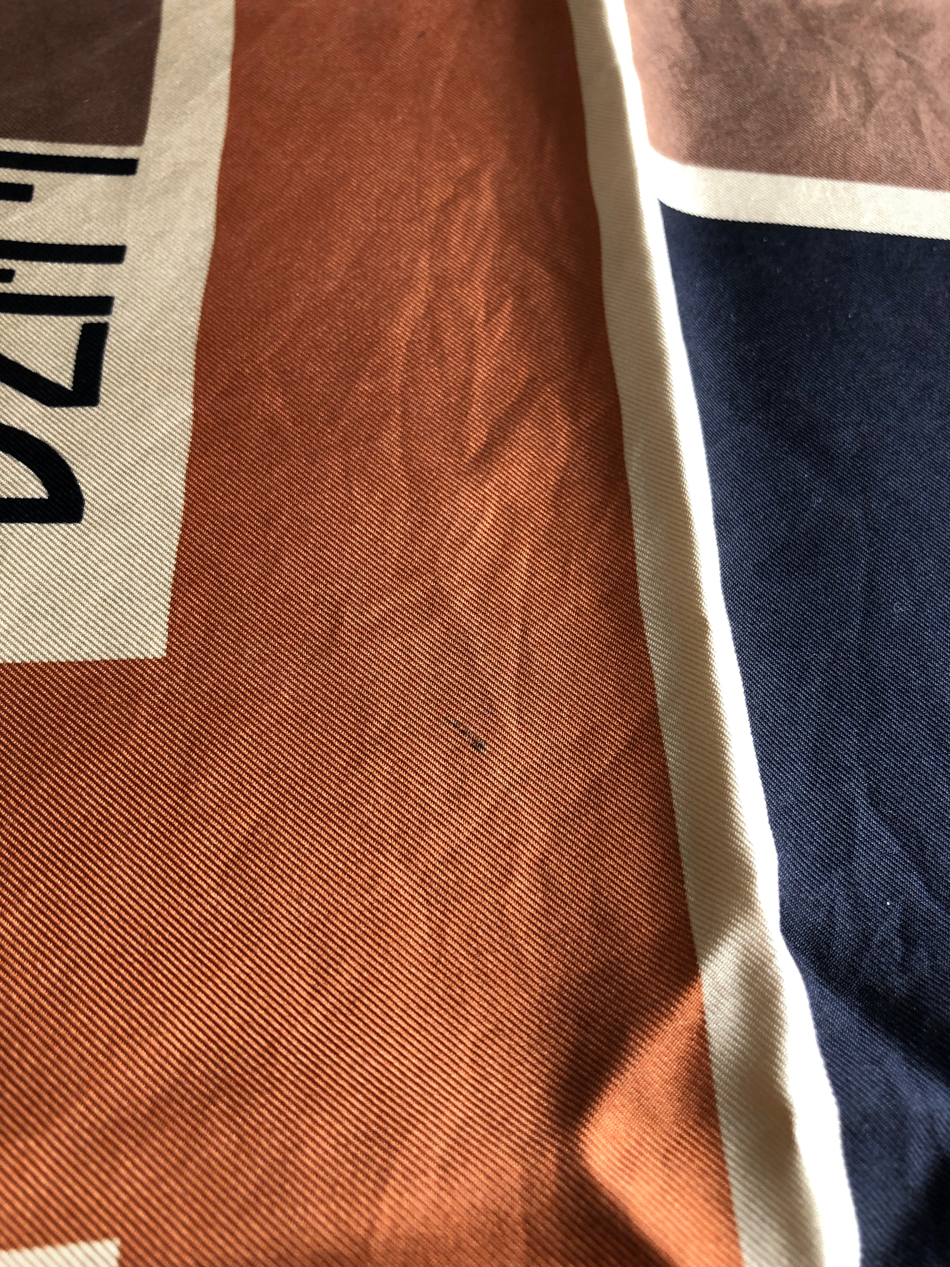 美品 FENDI ヴィンテージ スカーフ FENDI フェンディ スカーフ ブラウン FFモチーフ シルク vintage