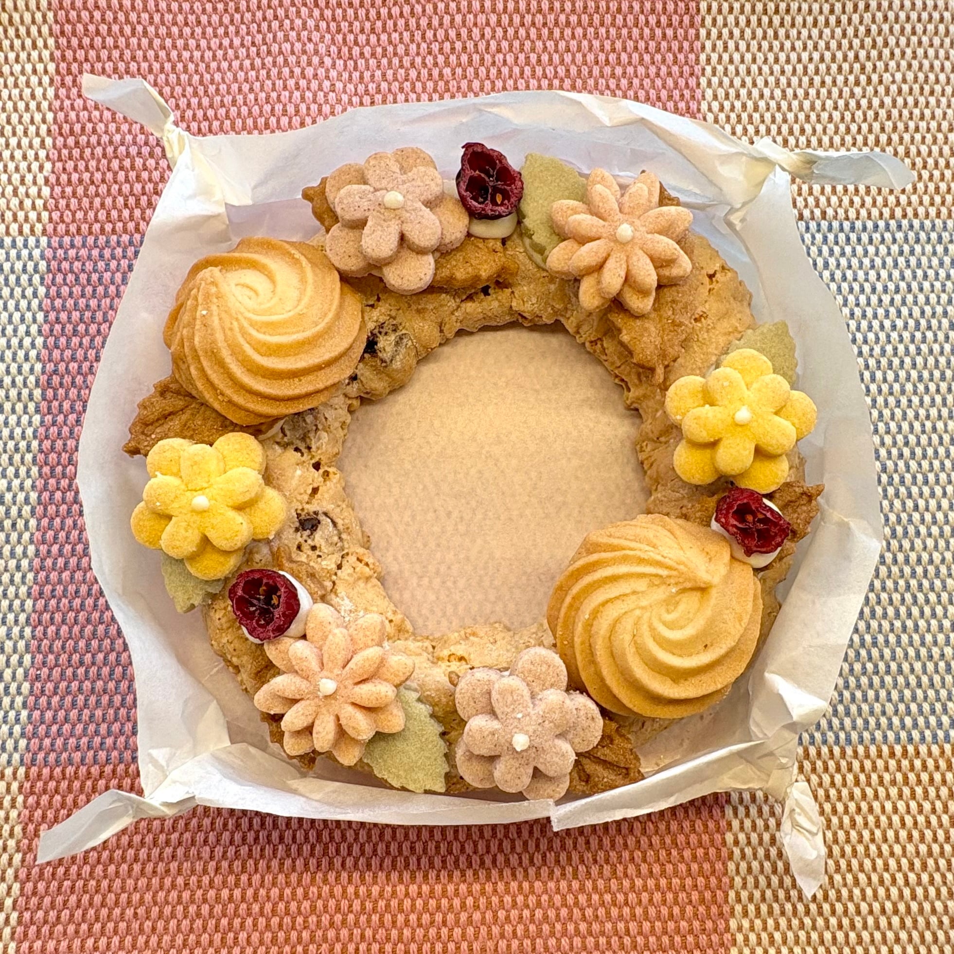 お花のリースクッキー　ミニチュアスイーツ　ミニチュアクッキー お花のクッキーリース（サイズS） | べべナチュール
