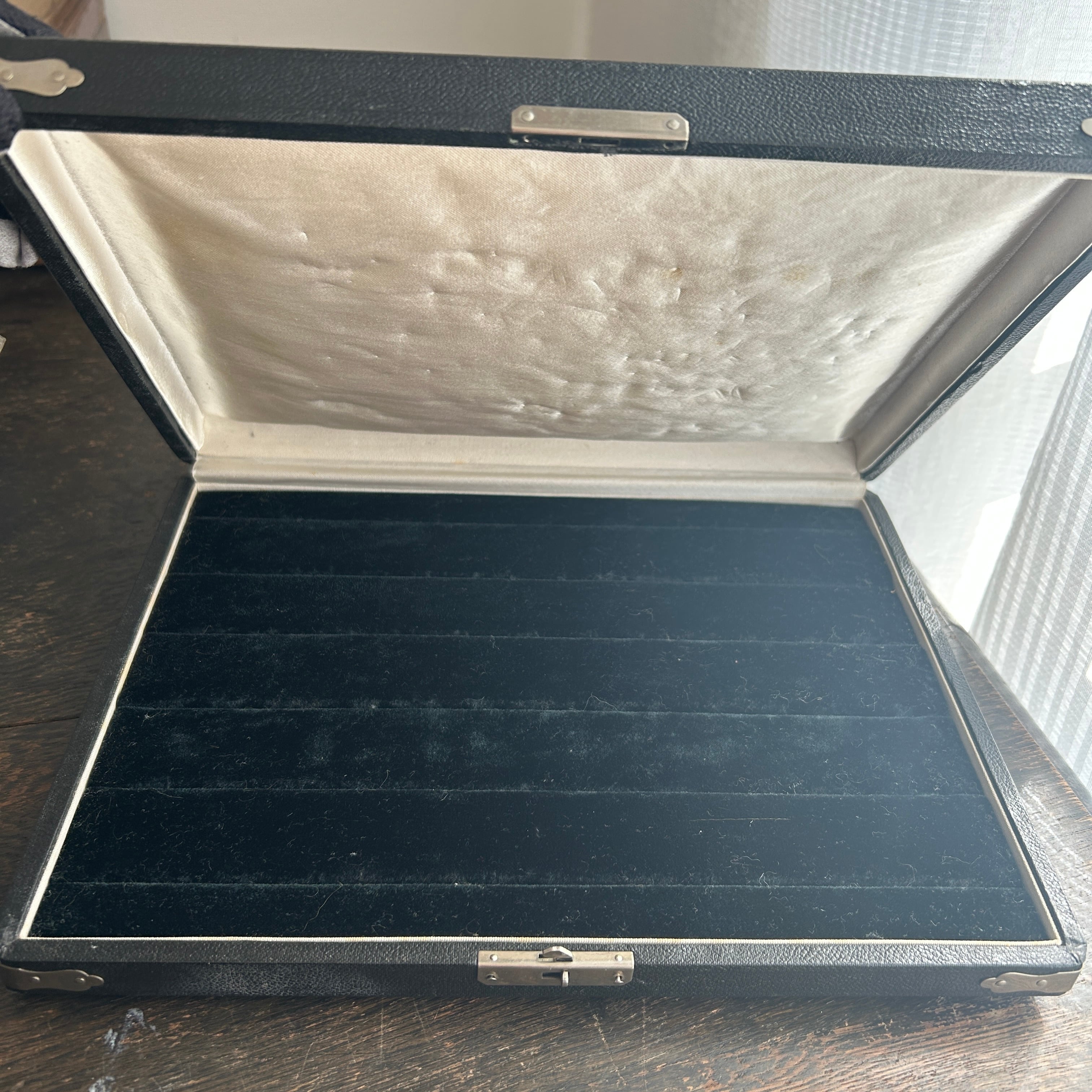 ヴィンテージ　リングコレクションケースE  浅型、大