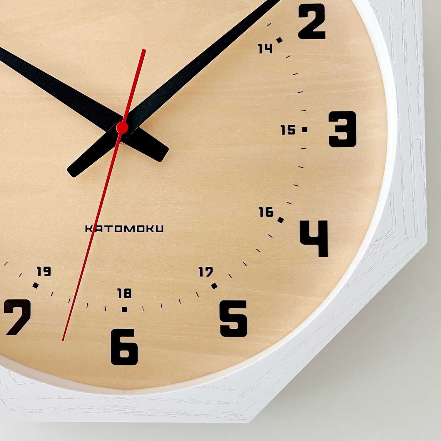 KATOMOKU muku clock 8 八角形 ホワイト km-81WH8 | 加藤木工株式会社