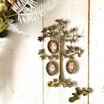 小鳥が止まっているツリー型のフォトスタンド