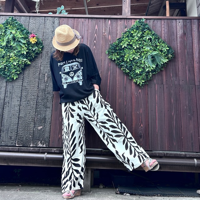 ボタニカルリラックスワイドパンツ