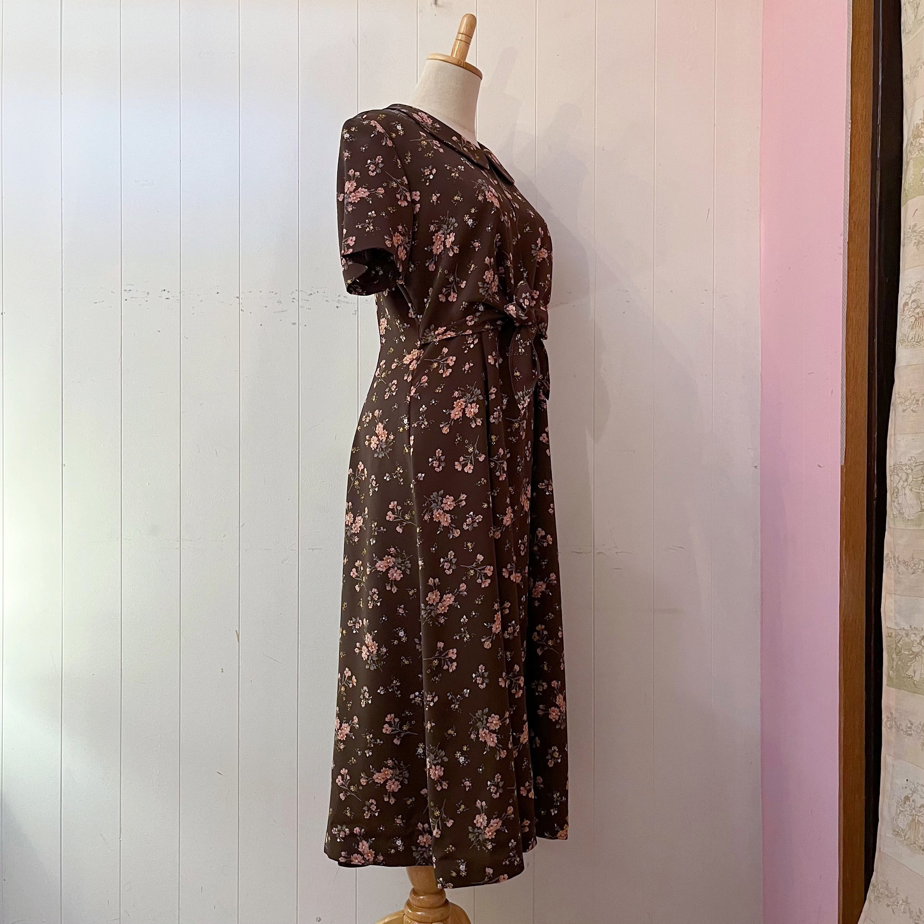 brown flower waist ribbon one-piece