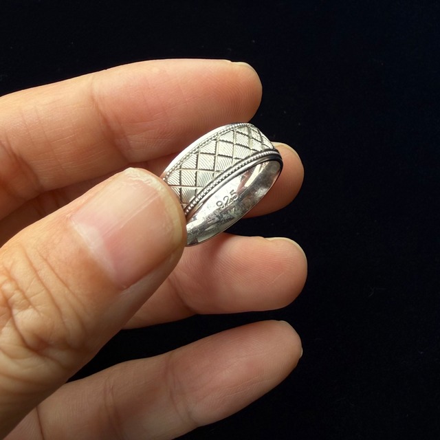 Vintage Engraved Crosshatch Band Ring