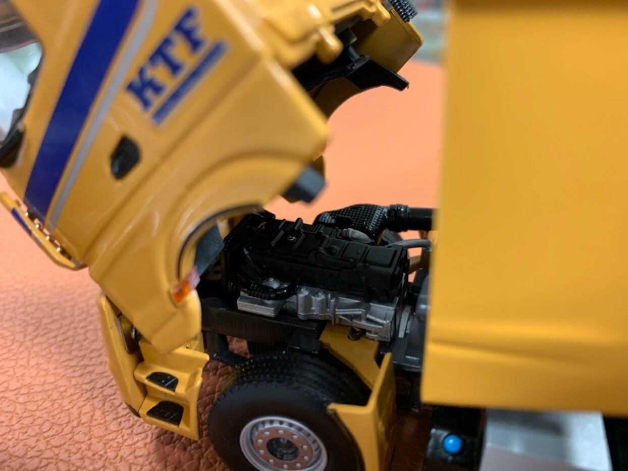WSI 1/50 MERCEDES-BENZ ACTROS MP4 SLT GIGA SPACE 8X4 LOW WSI 1/50 MERCEDES-BENZ ACTROS MP4 SLT GIGA SPACE 8X4 LOW