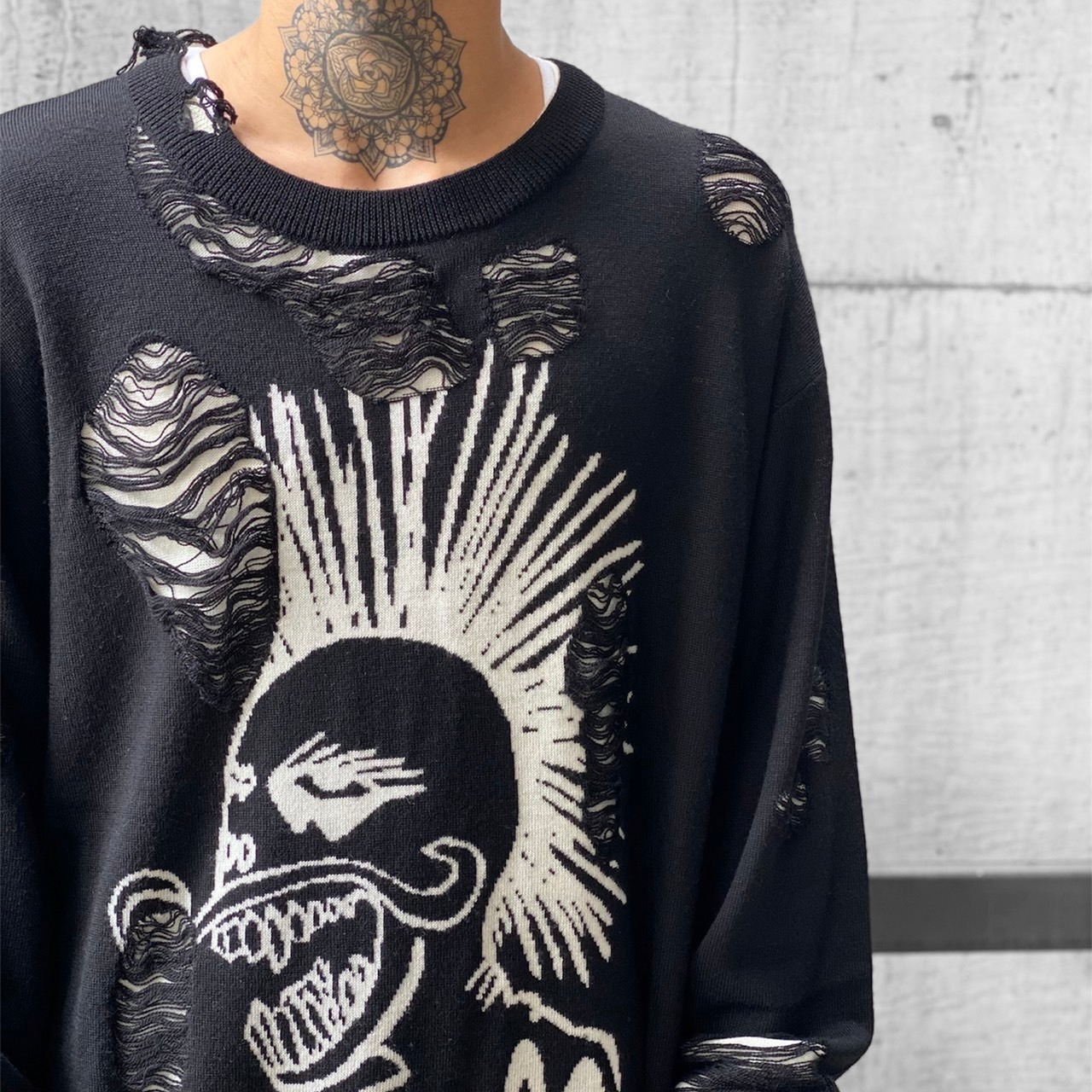 【Haculla】DISTRESSED HACULLA SWEATER（BLACKWHITE） - 8