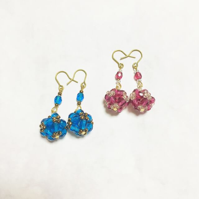 花編みビーズボールのピアス Polepole38