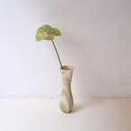 グリーンとホワイトの石の花瓶