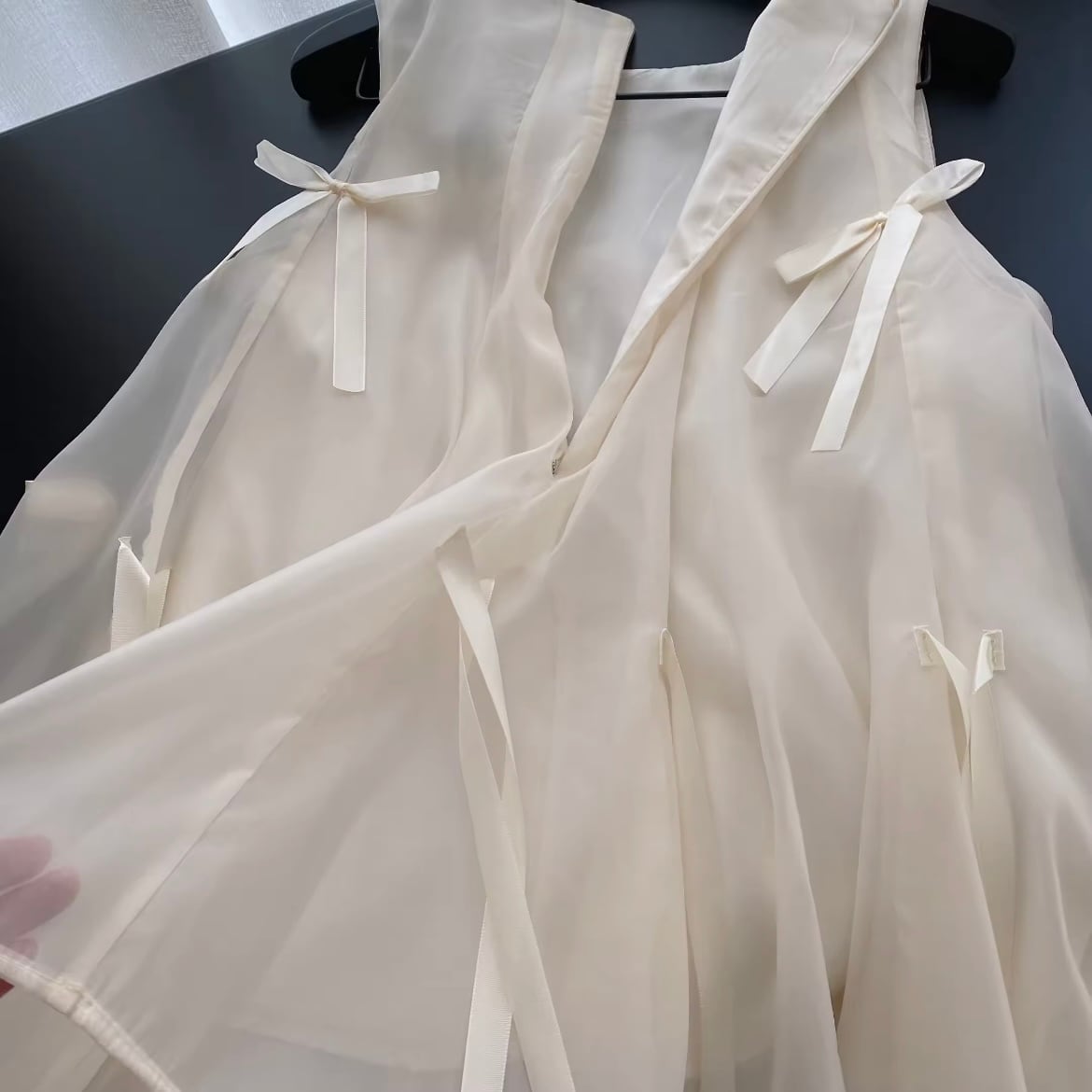 ribbon flare sleeveless tops