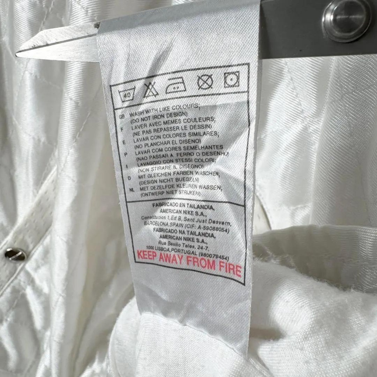 【至高のデザイン】ナイキ スタジャン 90s 白タグ 刺繍 ゆるだぼ 希少 洗練