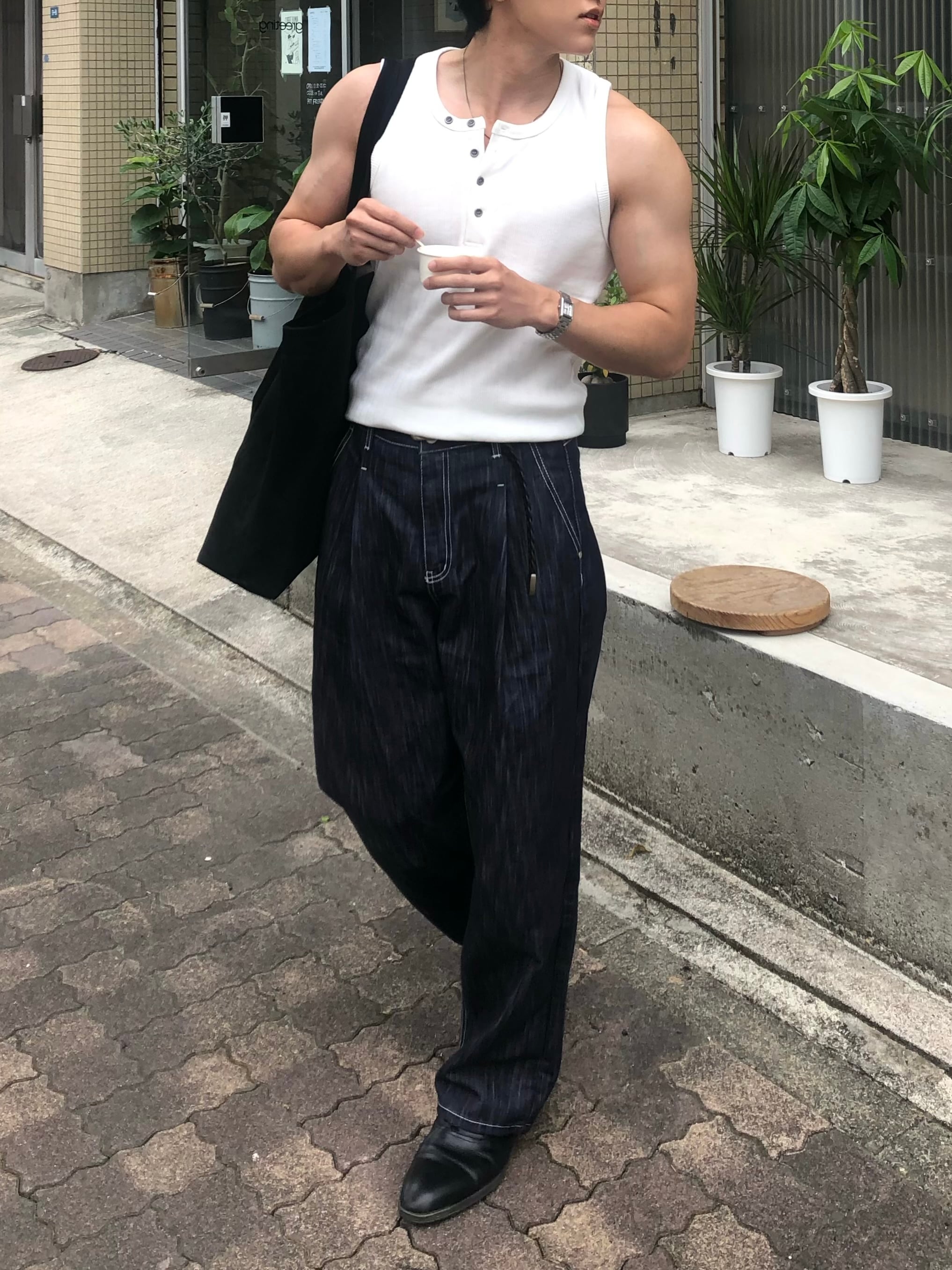 Non-Fade Indigo Tuck Semi Wide Jeans [Mid Blue] | 1AM