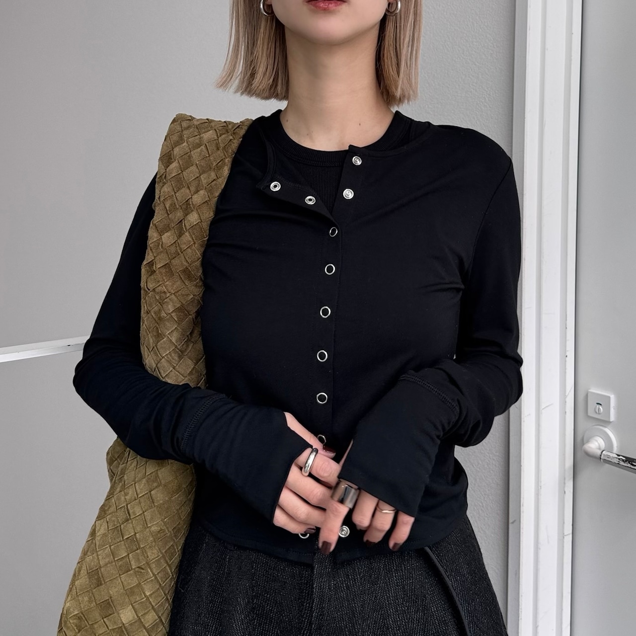 指穴クルーネックスナップボタンCD/ブラック