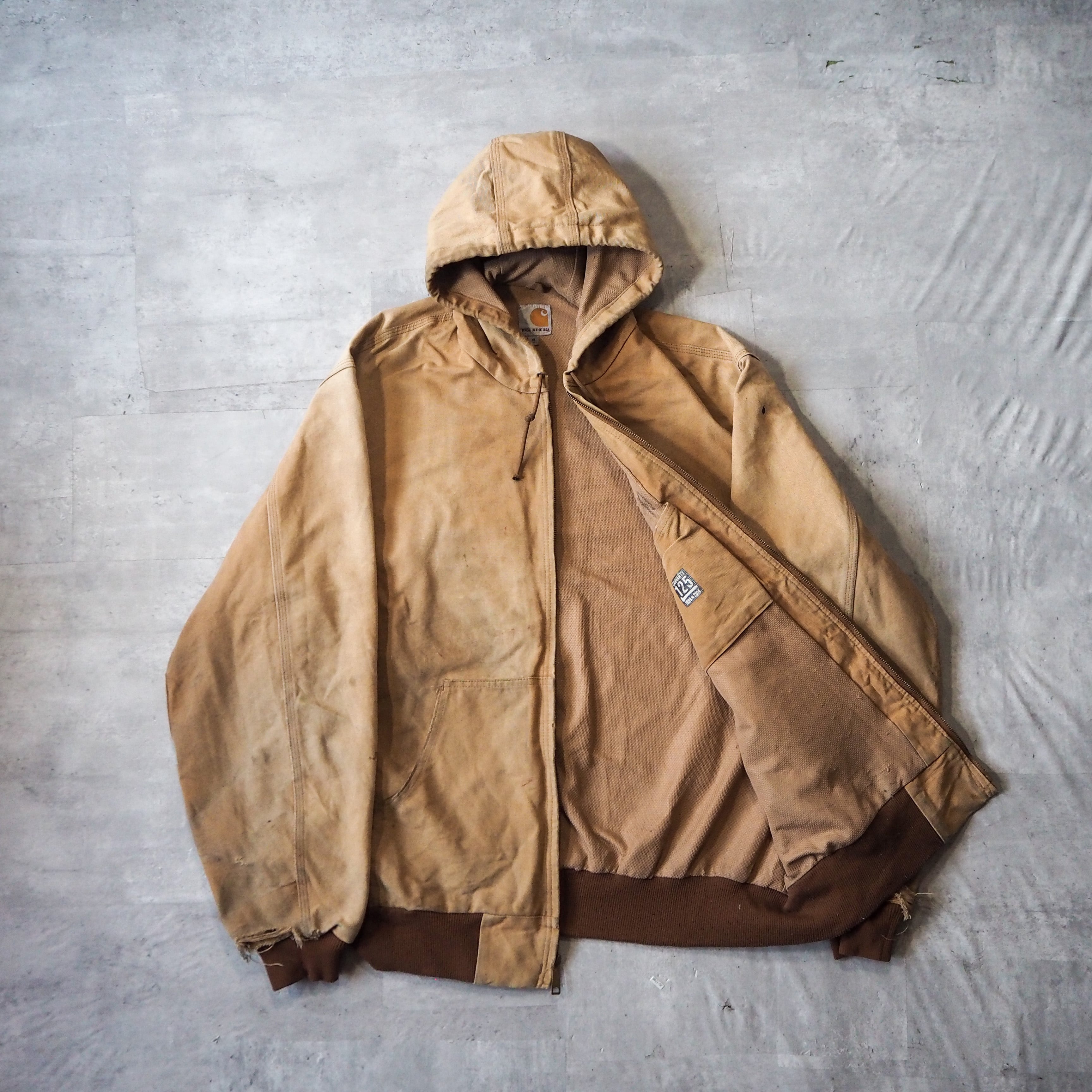 carhartt” made in the USA beige color damaged active jacket XL 