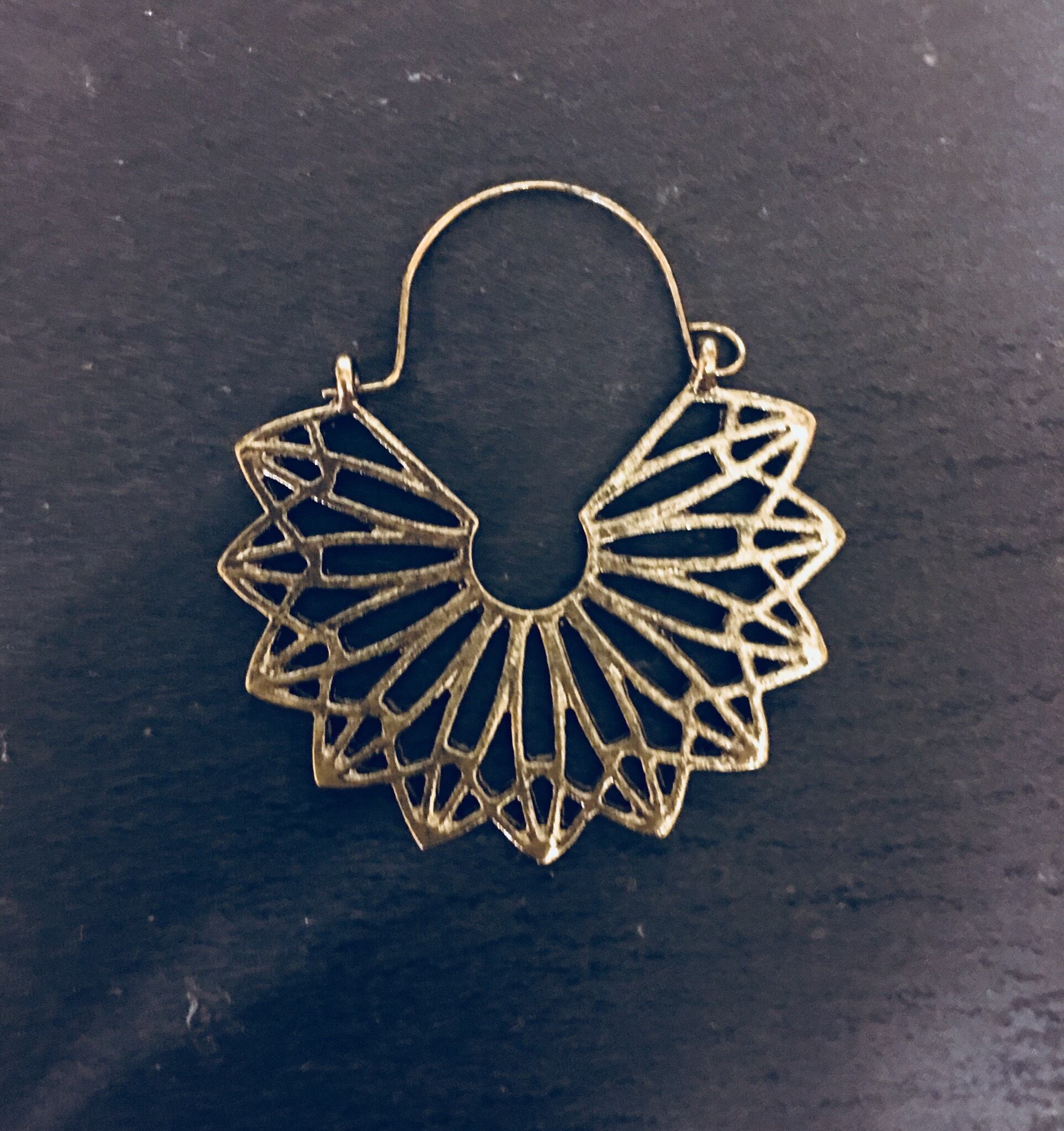 1ペア インカピアス フックピアス フープピアス エスニック アジアン ボヘミアン フラワー