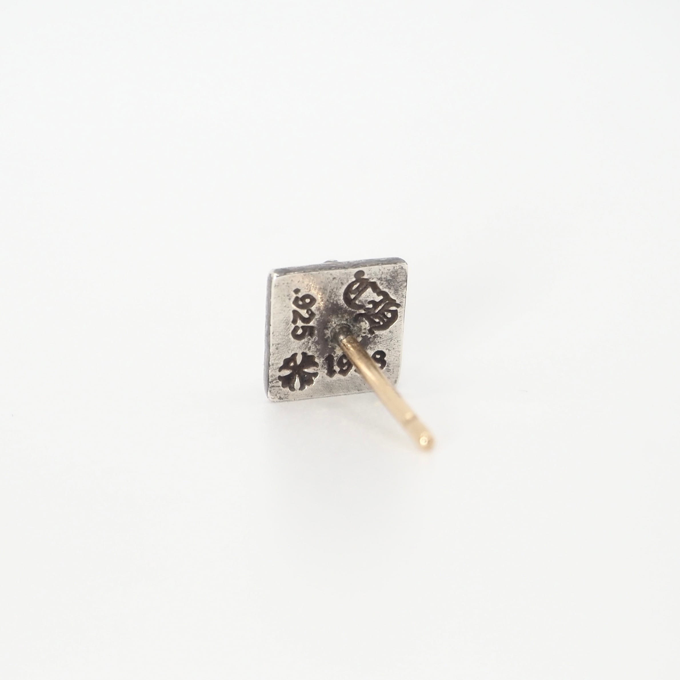 CHROME HEARTS クロムハーツ　ピラミッドスタッドシルバーピアス CHROME HEARTS ピラミッドスタッドピアス シルバー クロムハーツ 付属