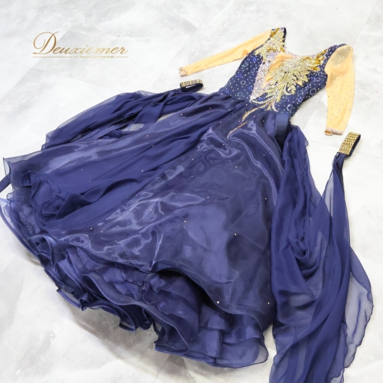 社交ダンス 衣装 白樺ドレス スタンダードドレス ワンピース ドレス スタンダード フロート ネイビー 紺 金 フリル 上品 デモ 競技 ダンス パーティ 発表会 ネイビー系 ゴールド系 高級感 スカート3枚重ね ステージ衣装 女性用 おしゃれ ロマンティック エレガント