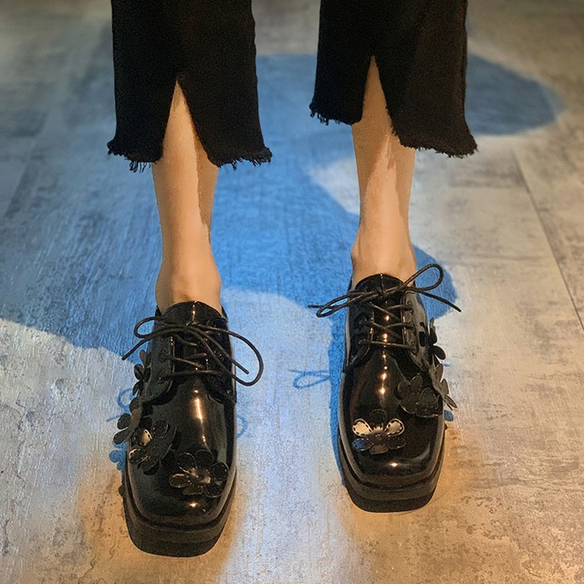 シングルサマーレッドスタイルレザー 靴 シューズ 夏物 フラワーデザイン スクウェア フェイクシューズ53740489792