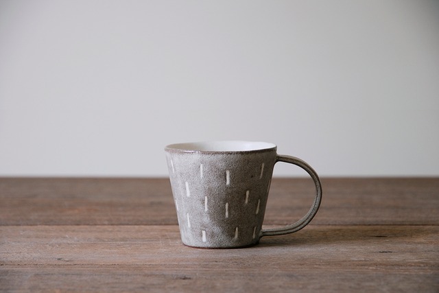 小ぶりなコーヒーカップ　アラレ