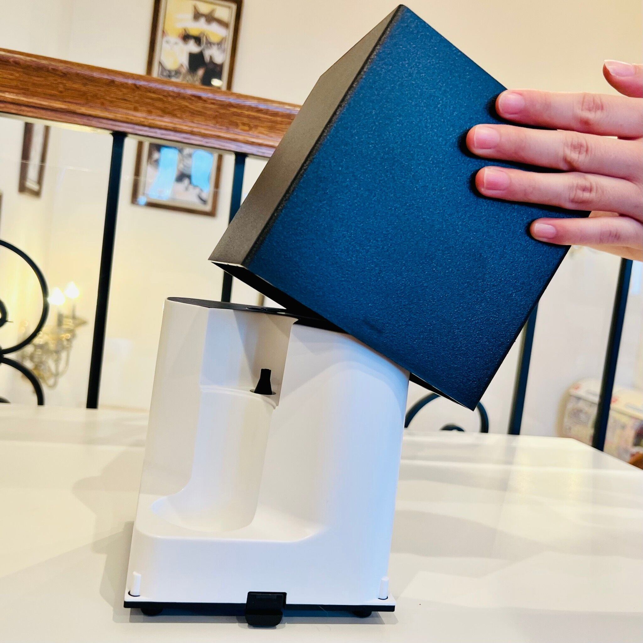 水の継ぎ足し不要！AirQ（本体のみ）】猫も安心して使えるアロマ
