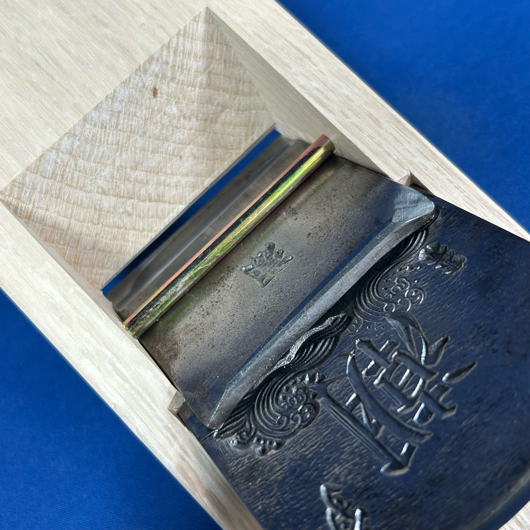 銘.潮 鉋〈寸八/70mm〉白樫台(西村木工)：包み口/油無し 鉋台入れ済 刃