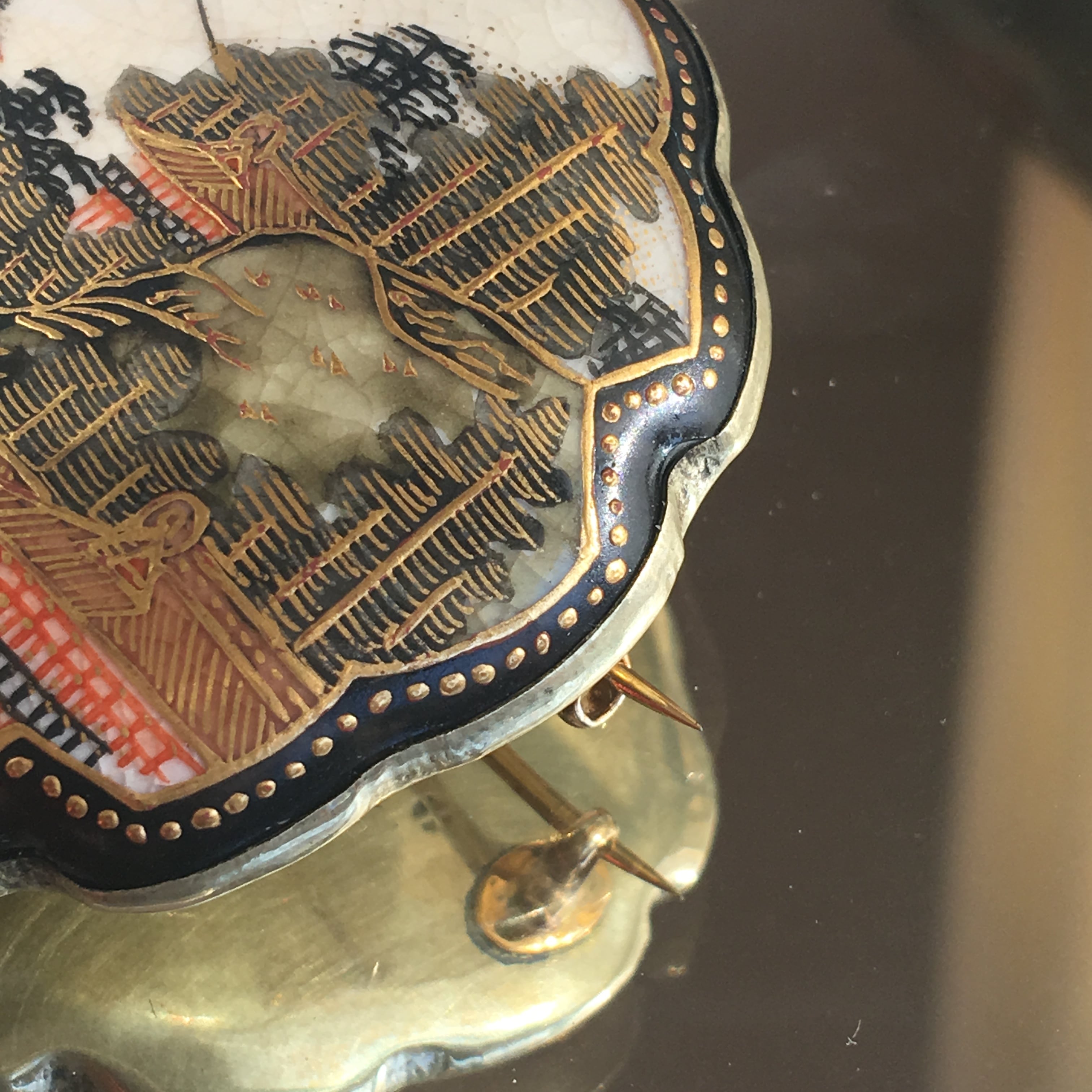 アンティーク 明治〜大正期 里帰り薩摩ボタンのブローチ