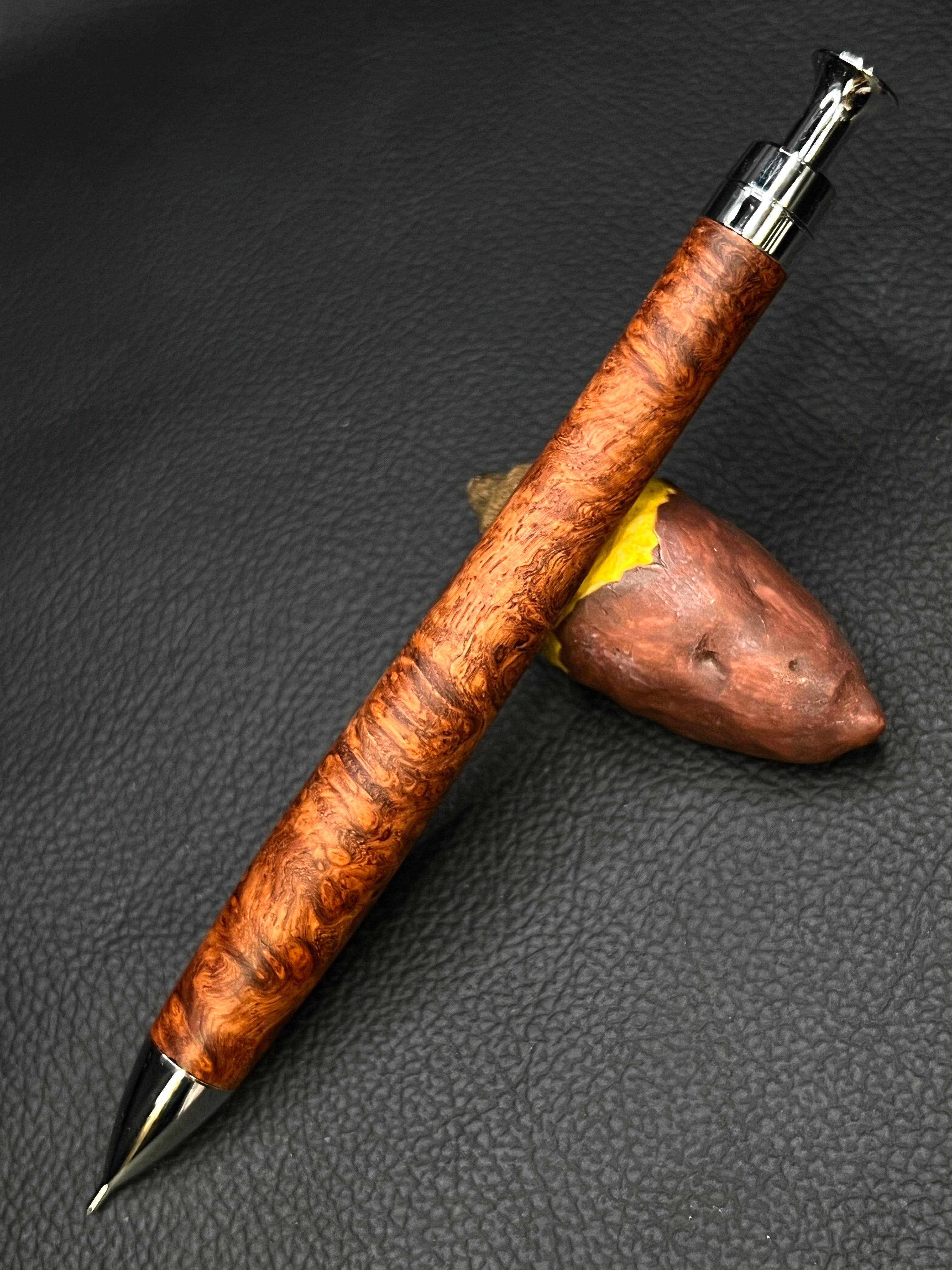 中国　唐木天然木瘤木　大筆筒　高さ約21㎝　重さ約2.7㎏　T　7709CE d5b9d471605e7894de1971e96bbf15