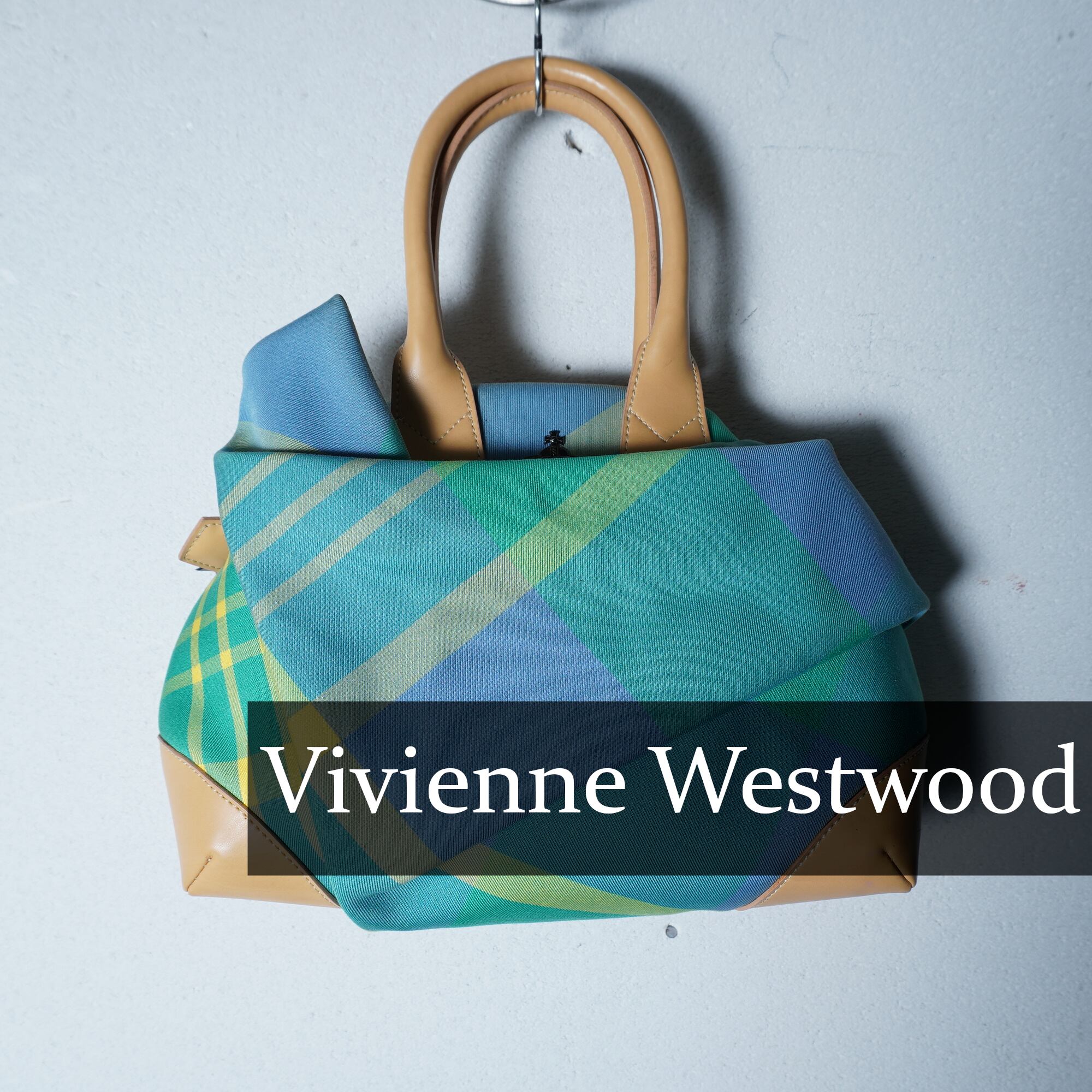 Vivienne Westwoodトートチェック オーブロゴ イタリア製 筆記体