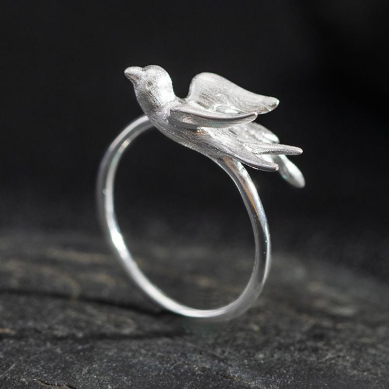 つばめのリング - 鳥の姿を見事に捉えたデザイン R363 | Vary