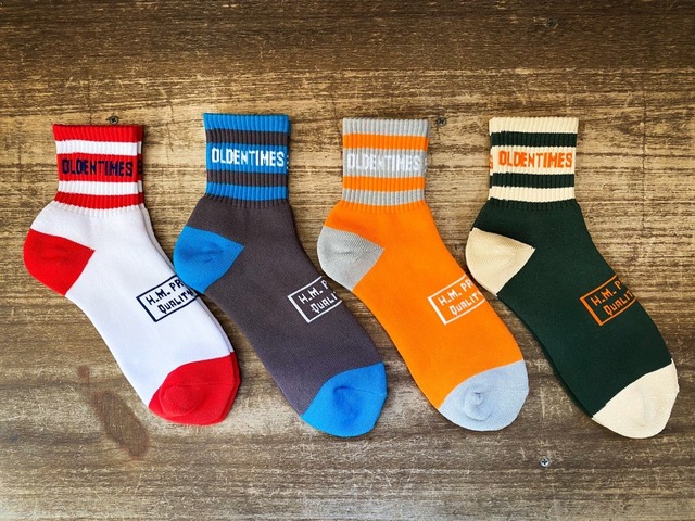 【新作/4色展開】COLLEGE LOGO MIDDLE SOCKS