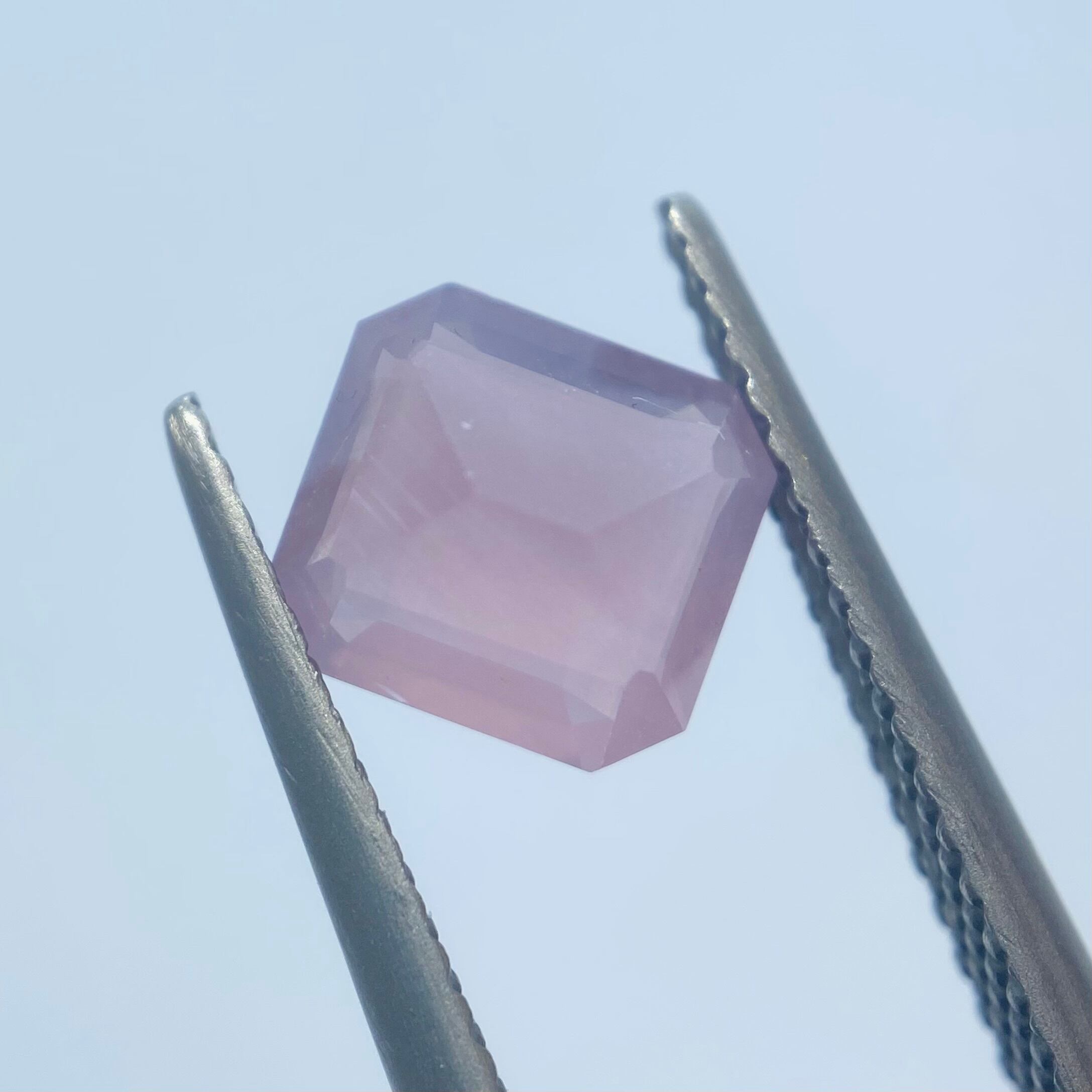 珍しいシルキースピネル