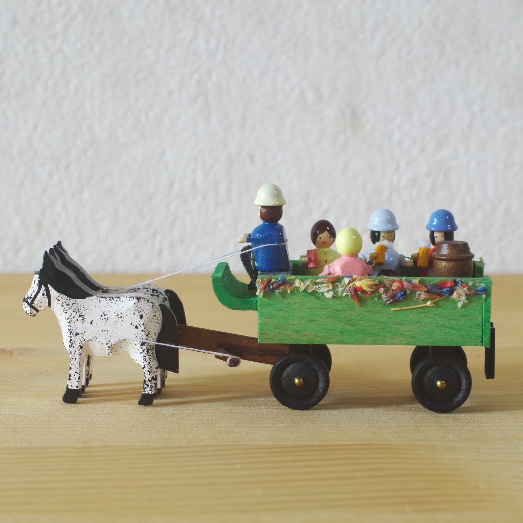 ミニチュア 観光馬車 | 木のおもちゃ専門店 おもちゃ箱 イカロス 公式