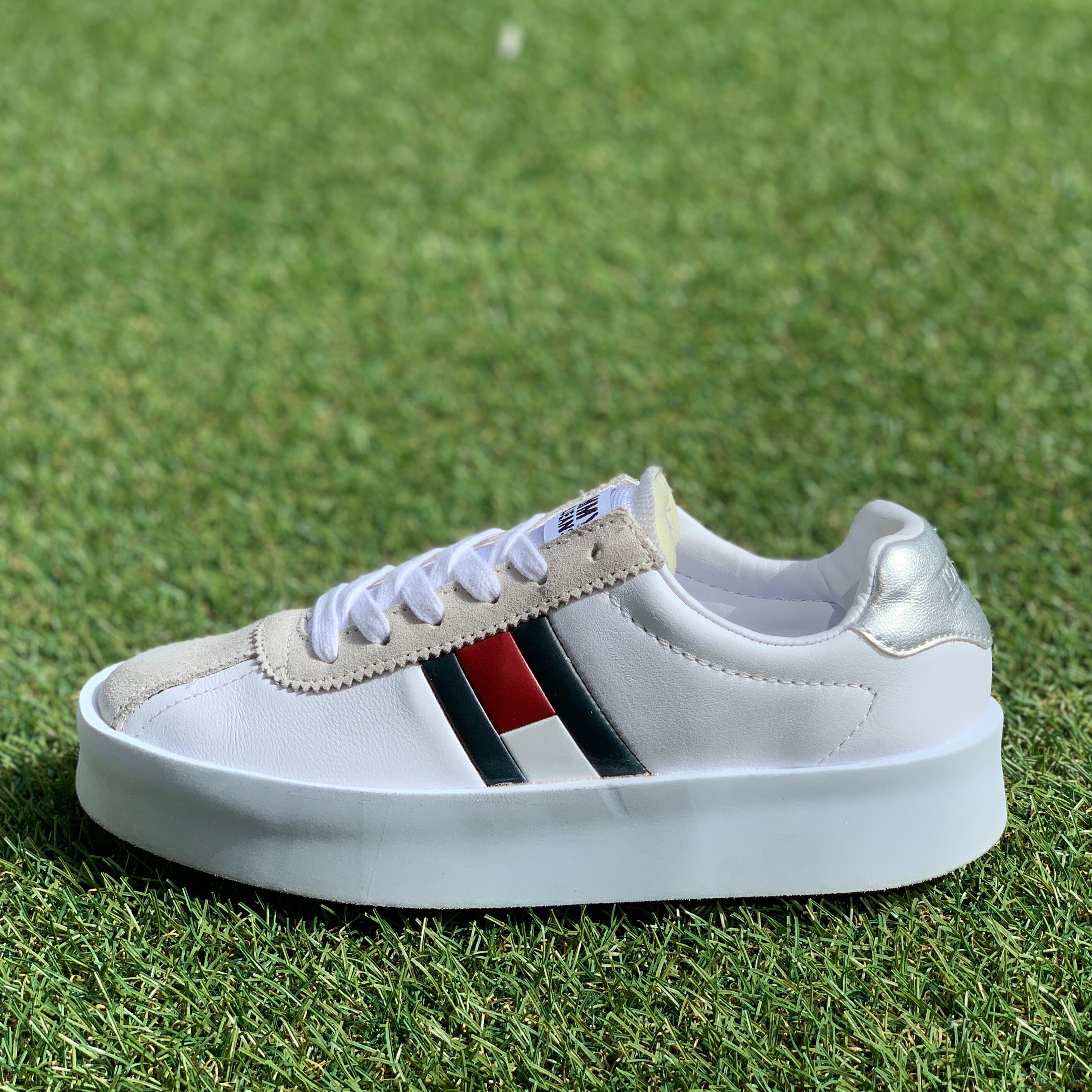 TOMMY JEANS RETRO LIGHT SNEAKER トミージーンズ レトロ ライト スニーカー C199