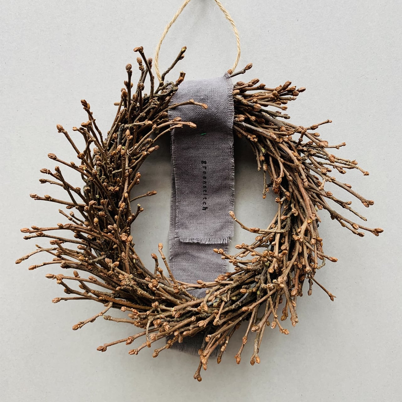 グミの木 春の芽吹きリース（グレーリボン） | ドライフラワースワッグ