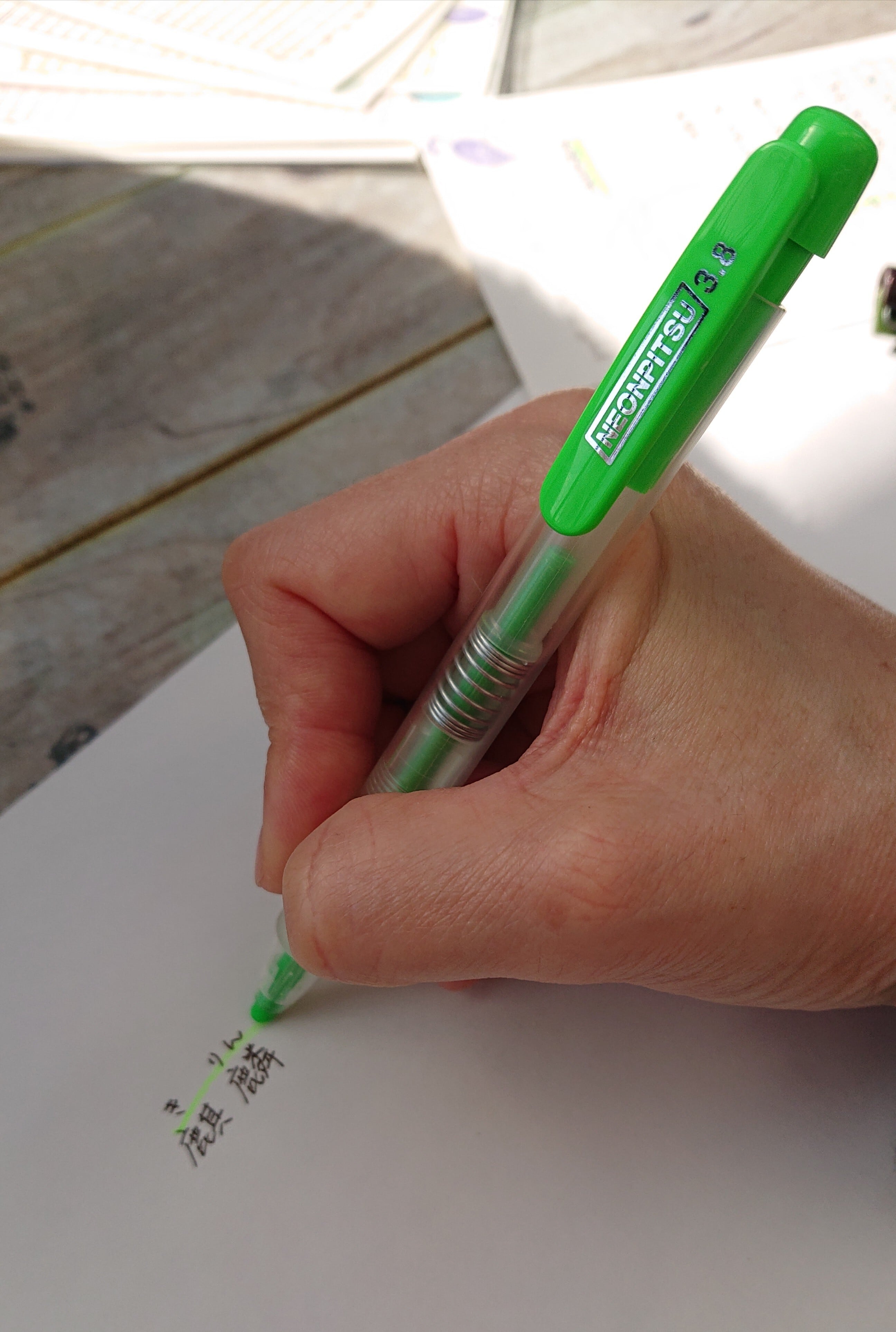 漏れない切れない滲まないノック式蛍光マーカー | *-ita*（イータ）の
