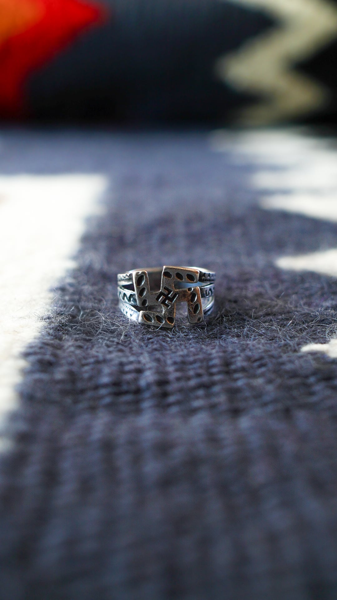 【1920-1940s】ナバホ スワスティカ 卍/逆卍 & スネーク & クロスアロー リング 《ネイティブアメリカン フレッドハービースタイル シルバー ヴィンテージ》