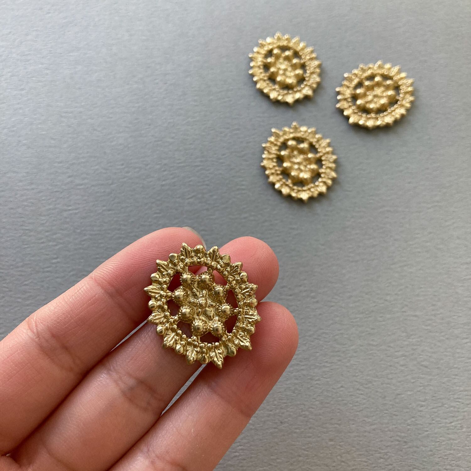 再入荷〉USA真鍮 とげとげオーバル透かしパーツ | Dua-アクセサリー