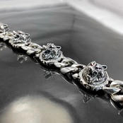 WOLVES CHAIN BRACELET with RUBY / ウルヴスチェーンブレスレット・ルビーアイズ