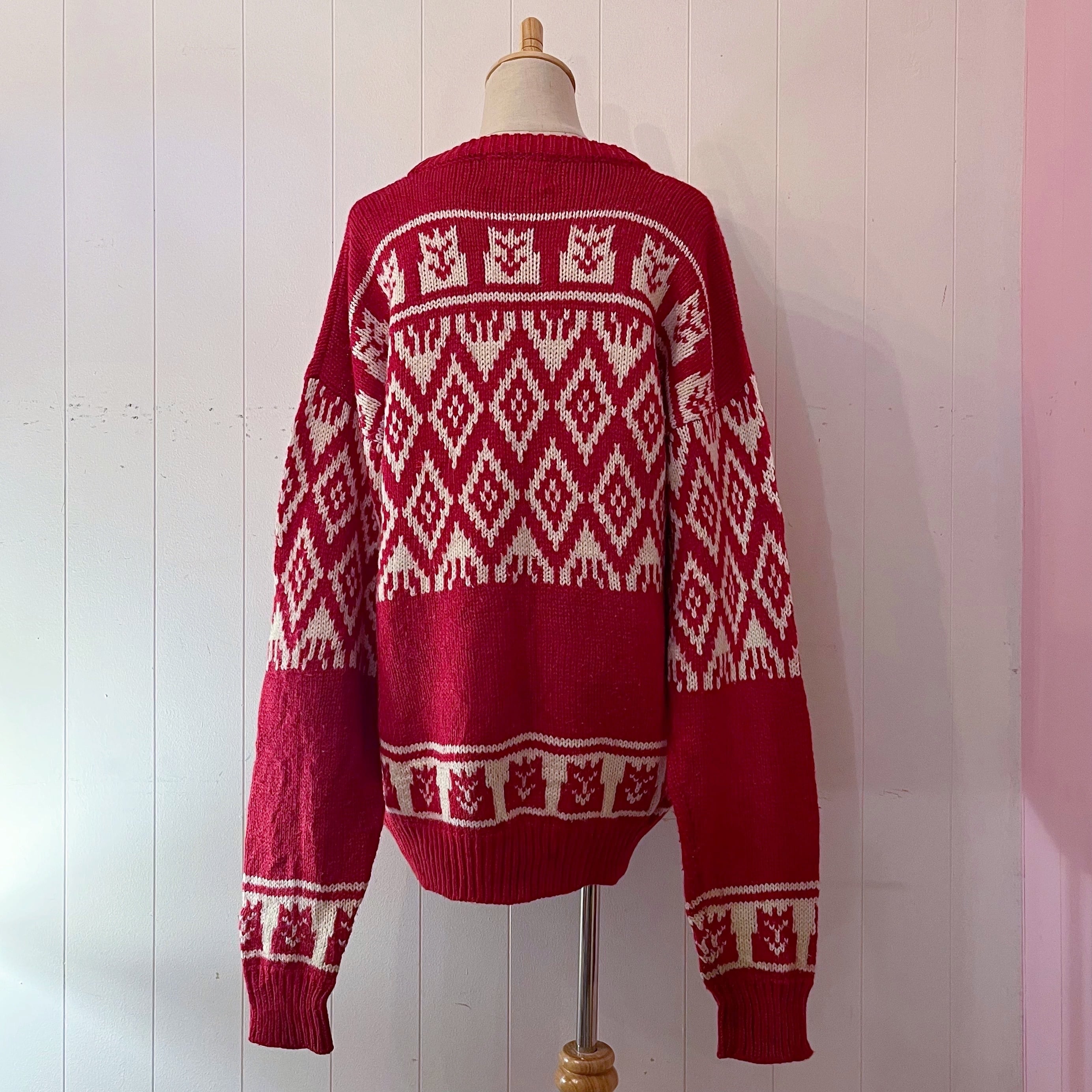 red × white nordic big sweater