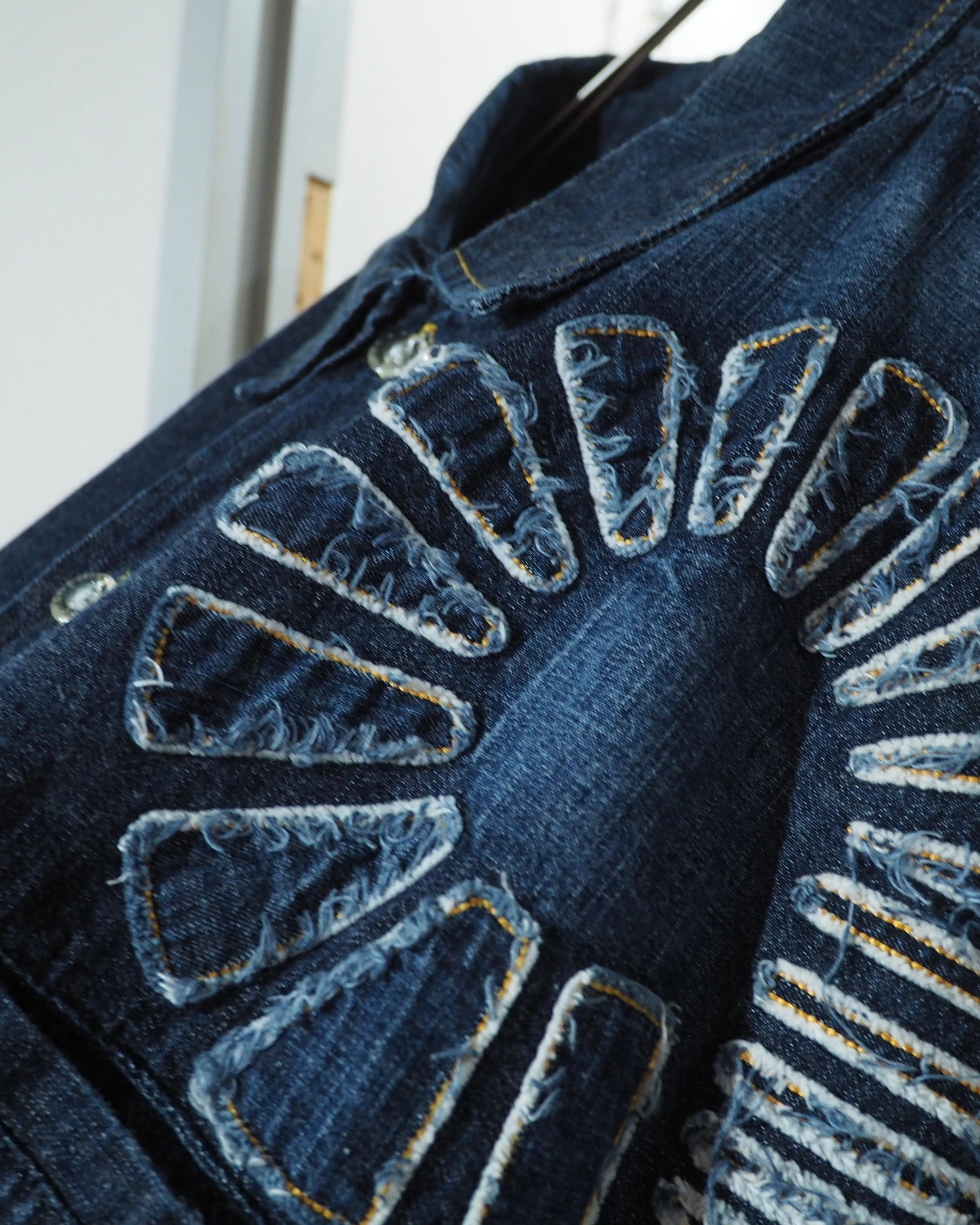 " akademics " Ammonite Logo Embroidery vintage Over silhouette SS Denim shirt
