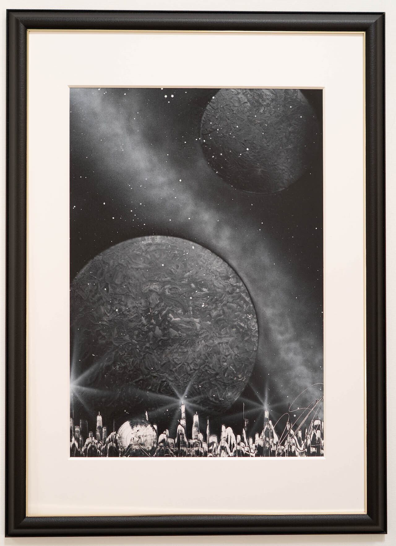 urban monochrome / 宇宙をテーマにしたモノクロスプレーアート作品
