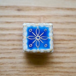 紺青十字花（帯留、ブローチ）