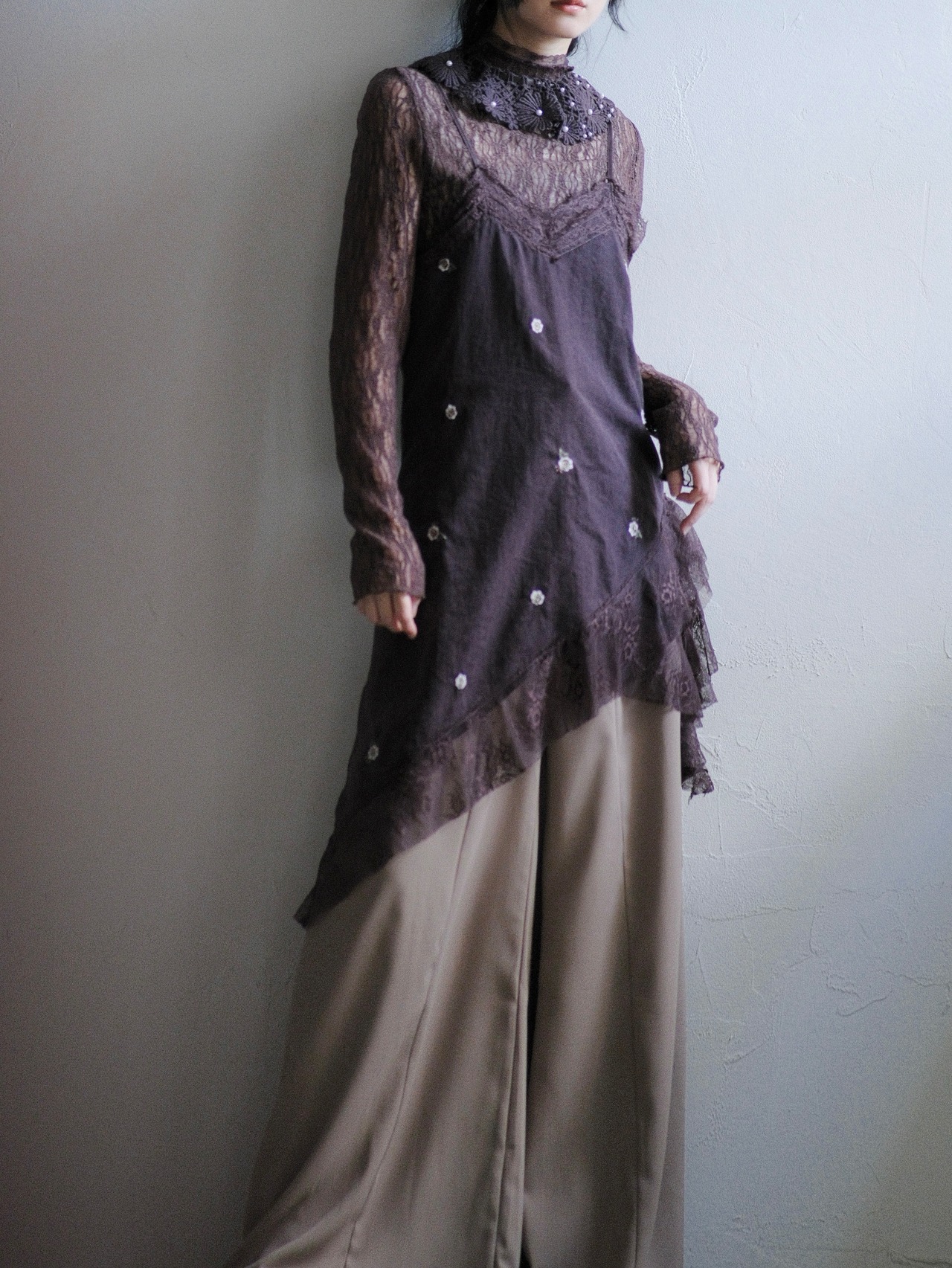 Floral Motif Lace Collar / BROWN - 3