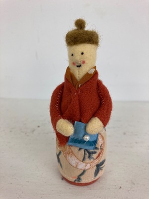 paper weight doll　ご婦人