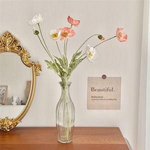 撮影におすすめ！花瓶付きフェイクフラワー