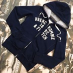 Abercrombie＆Fitch　WOMEN　ＺＩＰパーカー　Ｍサイズ