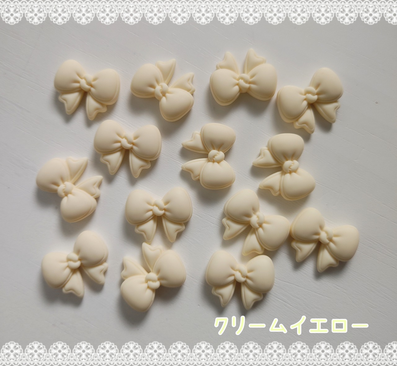 [４個]ぷっくりリボン／20mm×23mm