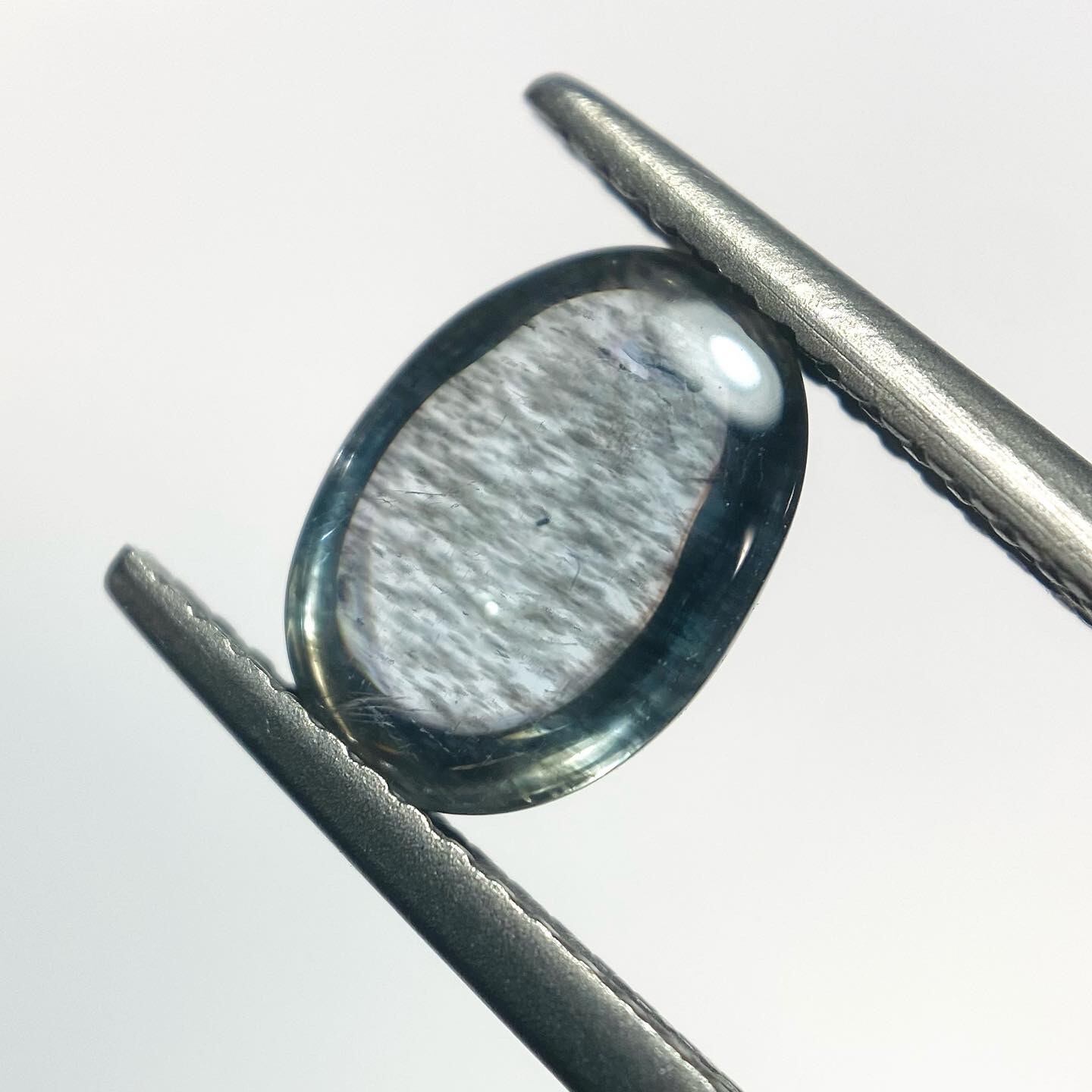 水面に猫 サンストーンアクアマリン2