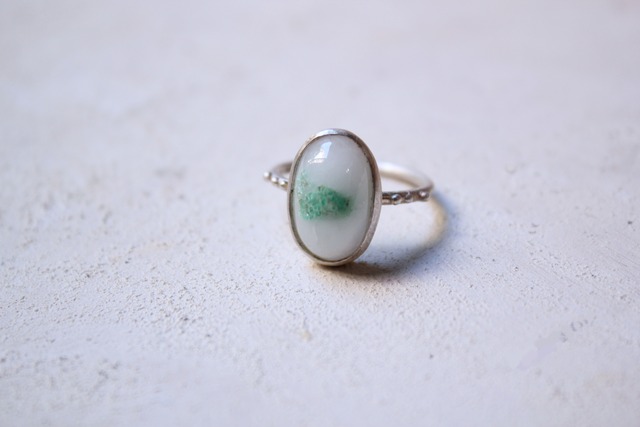 エメラルド イン クォーツのリング　