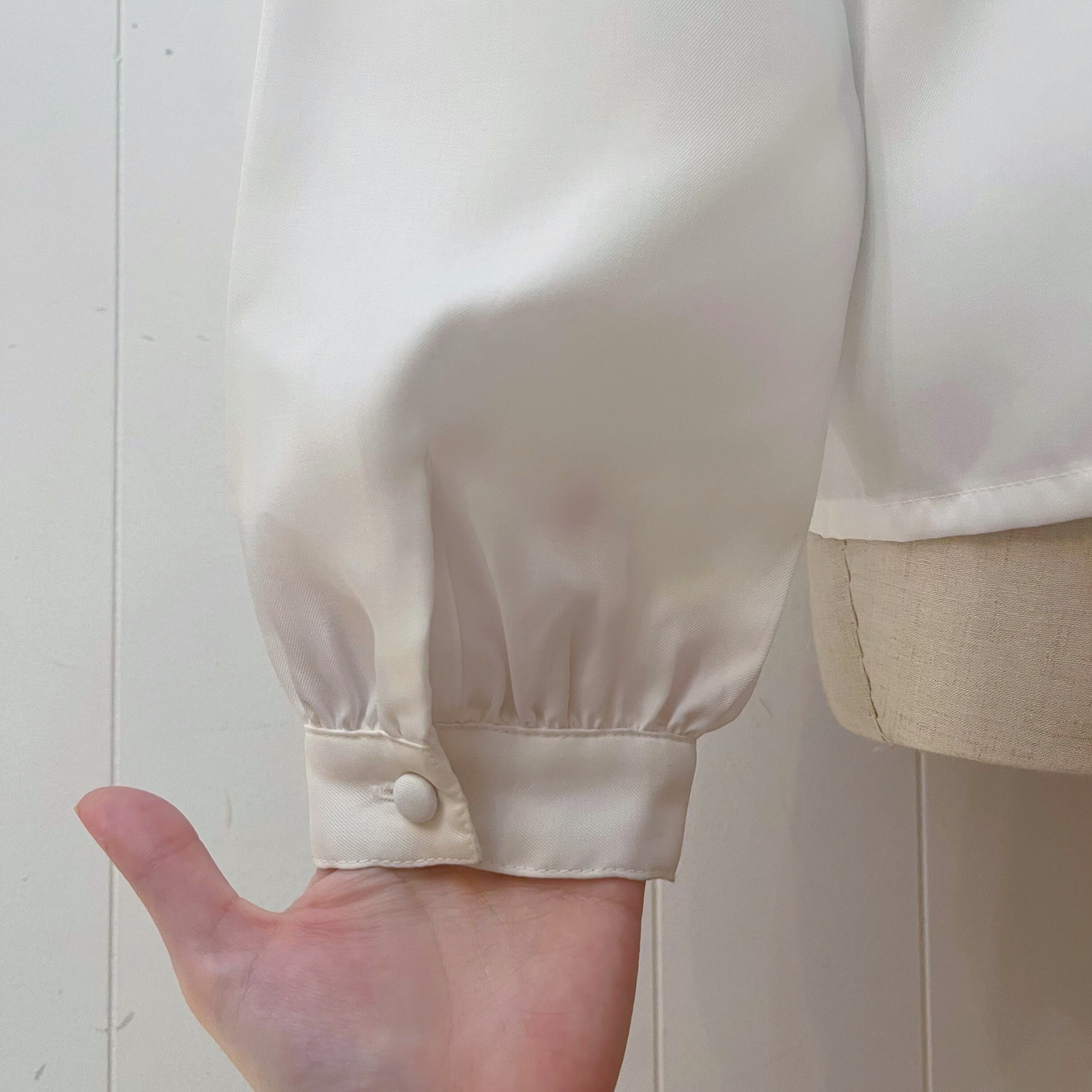 double round scallop white blouse