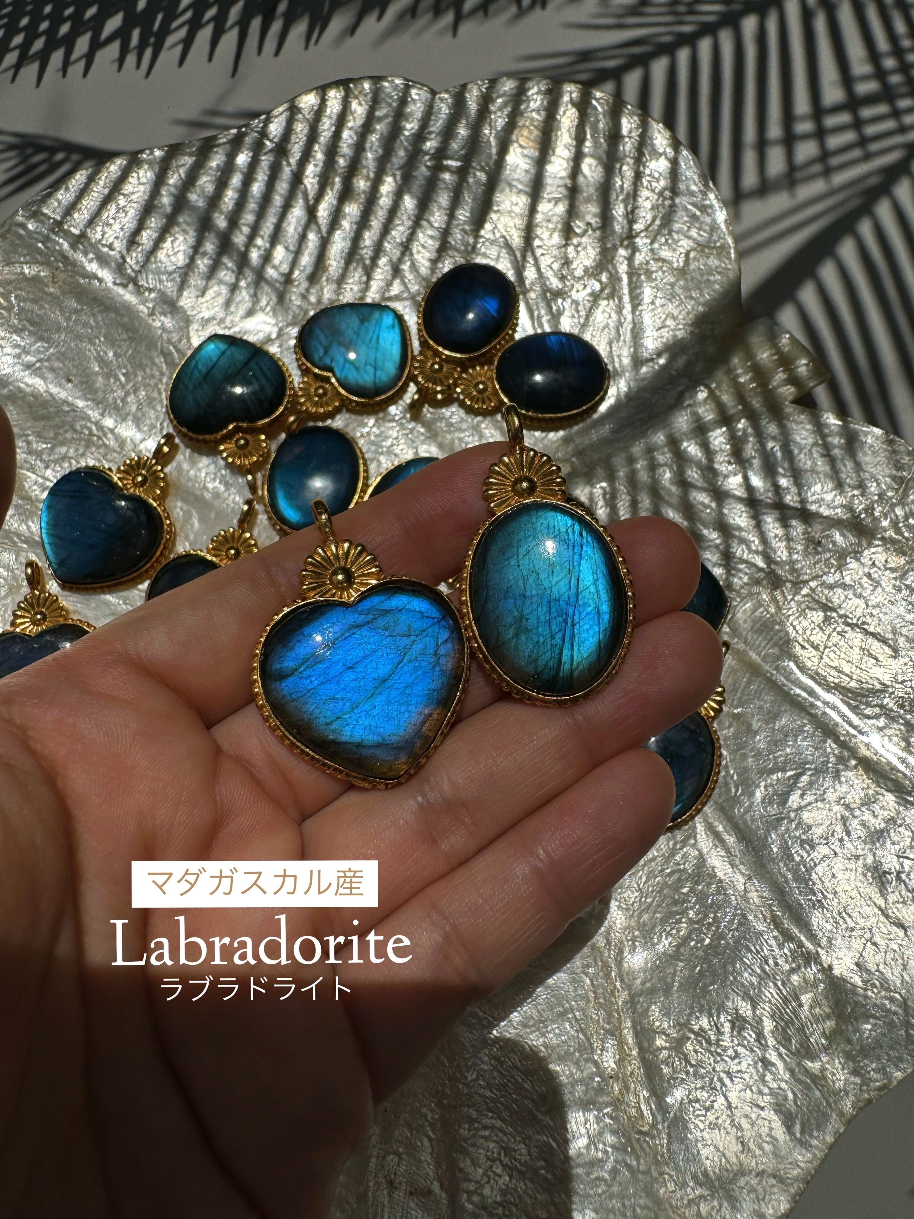 Flower×Labradorite Necklace(マダガスカル産セミオーダーフラワー×ラブラドライトネックレス)